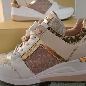 Michael Kors size 8.5